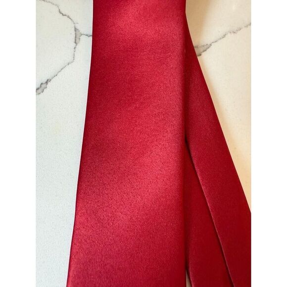 Jacob Anderson Solid Tie - Red Size One Size - Picture 5 of 7